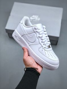 Nike Air Forced, Nike Air White Shoes, Air Force 1 White Aesthetic, Nike Air Force 1 Low White, Nike Airforce Shoes, Nike Low Top Shoes, White Shoes Air Force, Shoes Instead Of Af1, Nike Shoes Af1