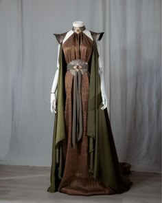 Elvish Dresses Fantasy Gowns, Elven Dress Gowns, Elvish Clothes, Quick And Easy Costumes, Elvish Clothing, Fae Clothing, Elven Dresses, Elven Outfit, Elvish Dress