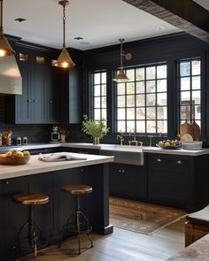 Reviving Victorian kitchen design essentials with elegance and intricate details