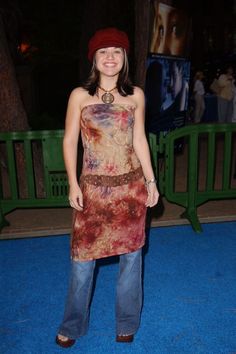 2000s Red Carpet, Skirt Over Jeans, Ugly Fashion, 2000s Dress, Dress Over Jeans, Dress Over Pants, Babydoll Dresses