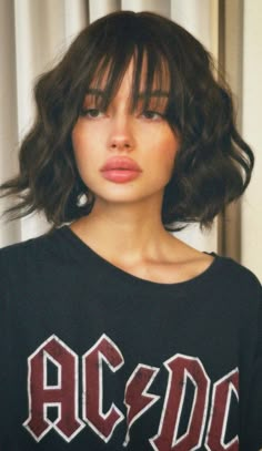 Rambut Brunette, Hair Inspiration Short, Haircuts Straight Hair, Cute Hairstyles For Short Hair, Hairstyles For Short Hair, Short Hair With Bangs, Hairstyles For School, Aesthetic Hair, Hairstyles With Bangs