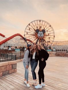 Disney Land Pictures, Best Friends Wallpaper, Disneyland Photos, Disneyland California Adventure, Disneyland Pictures, Disney Pics, Cute Disney Pictures