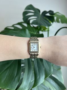 NON-WORKING WATCH.  📸 Refer to Photos:  We recommend referring to the accompanying photos for a comprehensive view of the watch's condition. This watch is vintage and pre-owned, there could be flaws such as loss of color, scratches, discoloration, patina. Please zoom and view photos of the watch carefully!  🧼 Ready to Wear: This vintage watch has been meticulously cleaned and sanitized by our dedicated restoration team, ensuring it's in pristine ready-to-wear condition. 📏 Wrist Size: 6 or 6.7 Fossil Watches Women, Tank Watch, Fossil Watches, Women Wrist Watch, White Dial, Wrist Watches, Vintage Watches, View Photos, Fossil