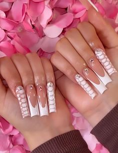 Trending Nail Ideas, Almond Acrylic Nail, Nail Art Fall, Trending Nail Art, Almond Acrylic, Tapered Square Nails, Spring Acrylic Nails, Red Acrylic Nails