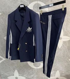 Stylish Mens Suits, Adidas Fashion, Mens Fashion Classy, Adidas Outfit, Sport Wear, Sport Fashion, Winter Collection, Diy Fashion, Mens Suits