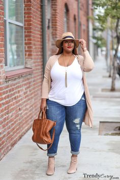 Plus-koon Muoti, Look Plus Size, Big Girl Fashion, Fashion Jeans, Moda Plus, Plus Size Fashion For Women, Curvy Girl Outfits, Curvy Girl Fashion