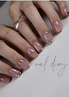 Neutral Nail Designs, Nagellack Trends, Chrome Nails Designs, Nagel Tips, Metallic Nails, Diy Nail Art, Nail Forms, Short Nail Designs, Neutral Nails