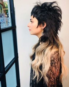 Top Mullet Haircuts for Women in 2024: From Shaggy to Sleek Trends Mullet Mohawk, Blonde With Bangs, Mullet Shag, Mohawk Mullet, Rock Hairstyles, Textured Curly Hair