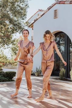 Our top selling Midtown Cropped Pant comes in a new classic! Sunset Rose is a light caramel brown with a pink undertone. You will want to live in these pull-on pants. The most comfortable joggers meets the work slack. These luxuriously soft pants are cross-legged tested so you can sit comfortably all day long while the feminine wave detail adds a sliming effect that helps you transition these from the boardroom to the bedroom. A flat-front waistband and stretch back gives you the flexibility to Silk Loungewear, Cross Legged, Sunset Rose, Silk Button Up, Silk Pajama Set, Soft Pants, Travel Work, Caramel Brown, Button Up Top