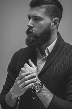 amazing undercut witha beard #BEARD Bart Styles, Man With A Beard, Beard Envy, Perfect Beard, Beard Hairstyle, Great Beards, Beard Love, Beard Tattoo