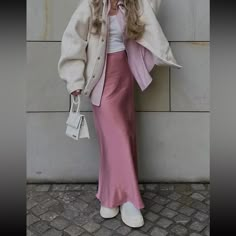 Pink Midi Satin Skirt High-Waist Rose Satin Skirt Outfit, Long Pink Skirt Outfit Winter, Feminine Mini Skirt For Fall, Trendy High-waisted Skirt For Brunch, Pink Long Skirt For Fall, Long Pink Skirt For Fall, Trendy High Waist Skirt For Brunch, Feminine Fall Midi Skirt, Feminine Midi Skirt For Fall