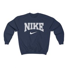 Vintage Nike Sweatshirt Big Spell Out Sweatshirt 211116 Nike Crew Neck Vintage, Nike Athletic Vintage Sweatshirt, Vintage Grey Nike Sweatshirt, Vintage Nike Logo, 90s Nike Sweatshirt, Nike Vintage Sweatshirt, Vintage Nike Sweater, Ab Day, Vintage Nike Sweatshirt