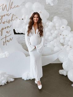 Size Chart Size Bust (cm) Waist (cm) Hip (cm) Length (cm) S 82 68 86 145 M 86 72 90 146 L 90 76 94 147 XL 94 80 98 148 Occasion: Baby shower Style: Elegant Season: Spring, summer, fall, winter Decoration: Mesh Material: Polyester Pattern: Solid color Neckline: V-neck Sleeve length : Dolman sleeve Waist type: Stretch Supplementary item: Please allow slight 1-3 cm difference due to manual measurement and a little color variation for different display setting White Long Sleeve Maternity Dress For Party, Tulle Baby Shower, Maternity Fits, White Maternity Dress, White Dress Fall, Gender Reveal Outfits, Baby Shower Gown, Maternity Sundress