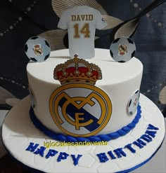 Real Madrid Cake Ideas, Pastel Real Madrid, Birthday 13, Football Theme Party, Football Birthday Party, Football Cake