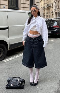 Shibuya Street Style, Fitted Shirt Outfit Women, Autumn 2024 Fashion Trends Women, Baggy Pants With Heels, Fashion Inspo Outfits 2024 Spring, La Street Style 2024, Long Shorts Outfits Aesthetic, Hanoi Outfit, Spring Summer 2025 Fashion Trends