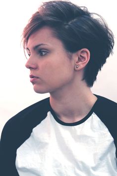 Pixie Cropped : Photo Thick Hair Pixie Cut, Tomboy Hairstyles, Messy Pixie, Popular Short Hairstyles, Cool Short Hairstyles, Hair Pixie, Hair Styles 2014, Long Pixie