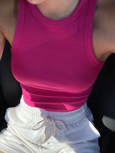 Pink Tank Top Outfit Aesthetic, Women Shorts Outfit, Pink Tank Top Outfit, Pink Tank Tops Outfit, Pink Outfit Summer, Tank Tops Outfits, Pink Shorts Outfits, Pink Top Outfit, Mode Ulzzang