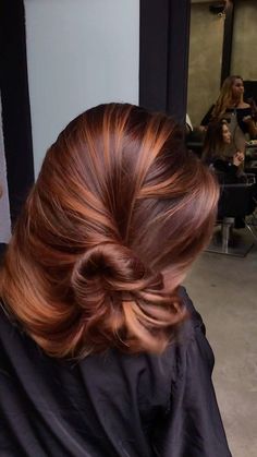 Highlighted Red Hair, Caramel Brunette, Rambut Brunette, Ginger Hair Color, Hair Done, Auburn Hair, Beautiful Nail Designs