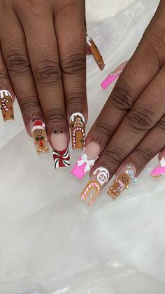 Gingerbread theme Christmas nail art 3d Gingerbread Nails, Christmas Gingerbread Nail Art, Gingerbread Nails Christmas, Ginger Bread Nail Designs, Christmas Cookie Nails, Gingerbread Cookie Nails, Christmas Nails Ideas Holiday