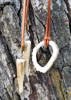 This antler necklace is a one of a kind! Made with an elk antler hoop, genuine leather, deer antler tines or turquoise spears! Antler Crafts Diy, Deer Horn Jewelry, Hunting Jewelry, Deer Antler Crafts, Deer Antler Jewelry, Deer Antlers Necklace, Antler Earrings, Antler Crafts, Antler Jewelry