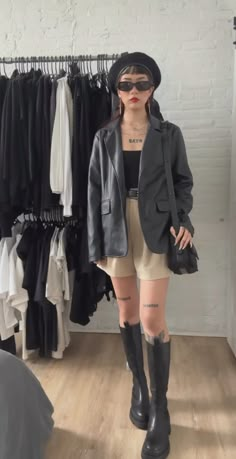 Meg Murayama, Rock Concert Outfit Ideas, Rock Concert Outfit, Suga Concert, Concert Outfit Rock, Outfit Botas, Clothing Staples, Concert Outfit Ideas, Dark Outfits