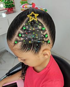 If you're searching for Christmas hairstyles for kids with black hair, try a simple yet festive look with tinsel. Braids, black with beads, or a natural bun make it easy to style curly hair or long hair. Ideal for school events, these hairstyles can be cute, practical, and perfect for boys who love a Grinch-inspired touch. Short And Curly Hair, Christmas Hairstyles For Kids, Simple Braids, Cute Toddler Hairstyles, Girl Hair Dos, Lil Girl Hairstyles, Toddler Hairstyles Girl, Christmas Hairstyles