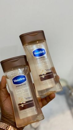 #Vaseline #Vaselinecocoa #Vaselinecocoaradiant #cocoaradiant #skincare #smothskin Body Gel Oil, Vaseline Intensive Care Cocoa Radiant, Vaseline Cocoa, Vaseline Lotion, College Goals, Vaseline Intensive Care, Coco Oil, Caramel Skin