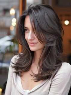 Layer Haircut For Medium Hair Round Face, Haircut For Short Length Hair, Medium Length Hair Lots Of Layers, Haïr Cut Medium Hair Layers, Medium Length Layer Haircut, Haïr Cut For Medium Hair, Layered Haircut For Fine Hair, Short Haircut Layers, Straight Shoulder Length Hair Cuts