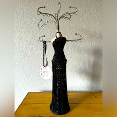 Nwt Black Beaded Wire Rack Jewelry Stand. Perfect For Necklaces, Jewelry, Bracelets, And Rings Sherpa Bucket Hat, Apple Watch Silver, Faux Fur Bucket Hat, Doll Design, Spa Headband, Bracelets And Rings, Havana Brown, Jewelry Tree, Jewelry Stand