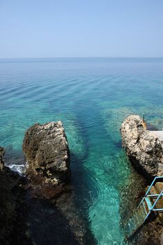 the water is crystal blue and clear, but it doesn't look like this