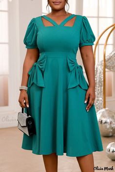 Olivia Mark - Elegant Pleated Midi Dress with Hollow Out Cinch Waist Dresses For Work Plus Size, Official Dresses For Work, Classy Jumpsuit Outfits, Plus Size Work Dresses, Evening Party Outfit, Church Dresses For Women, Official Dresses, Classy Jumpsuit, Jumpsuit Outfits