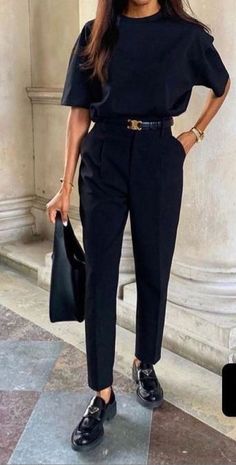 Formal Pant For Ladies, Funny Work Outfits, Short Sleeve Office Outfit, Olive Green Button Up Shirt Outfit, Summer All Black Outfits, Early Fall Work Outfits, Monochromatic Black Outfit, Receptionist Outfit Front Desk, Dinner Outfit Winter Casual