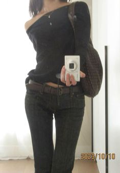 Black Jeans Outfit Flare, Black Low Rise Jeans Outfit Winter, Miss Sixty Outfit, Bootcut Fall Outfit, Flare Jeans Low Rise Outfit, Low Rise Jeans Outfit Autumn, Black Low Rise Flare Jeans Outfit, Dark Black Jeans Outfit, Autumn Outfits Flare Jeans