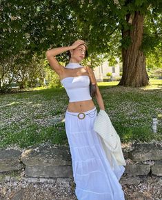 Boho Skirt Outfit, Flowy Skirt Outfit, White Boho Skirt, White Maxi Skirt Outfit, White Skirt Outfits, Skirt Outfit Summer, Look Office, Amazon Beauty, Long Skirt Outfits