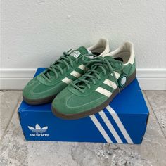 Brand New- Stock-X Verified. Love This Color But They Were Too Big For Me! Adidas Handball Spezial Green, Adidas Shoes Green, Suede Shoes Women, Light Running Shoes, Adidas Super, Adidas Handball Spezial, Adidas Handball, Lacing Shoes For Running, Adidas Swift Run