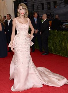 taylor swift at the 2013 met ball