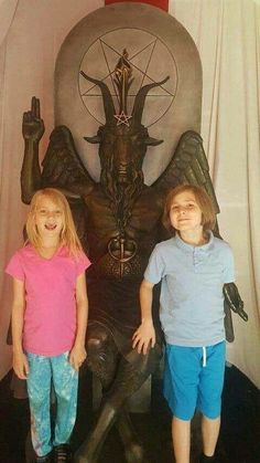 Satanism Beliefs, Theistic Satanism, Kids Nowadays, The Satanic Bible, Dark Photography, New Photos, Funny Photos, Daily Dose, Steam