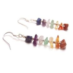 Really pretty Chakra gemstone chip earrings from the Chakra collection.   These eye catching earrings are made from seven types of gemstone chips which correspond with the bodies seven main Chakras (more info below). Each gemstone chip is chosen to compliment perfectly in shape and size the others on the drop.  All fittings on the earrings are .925 Sterling silver including the ear hook which is easy and comfortable to wear. The gemstone drop is 1.5 inches (3cm) long.  Combined with one of th... Chip Rock Jewelry, Stone Chip Jewelry, Gemstone Earrings Handmade, Gemstone Chips Jewelry, Chip Bead Jewelry, Chakra Earrings, Chip Earrings, Anting Manik, Ruby Rings