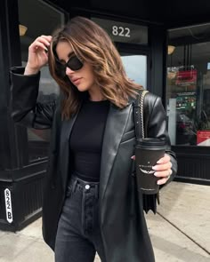 Black Leather Blazer Outfit Winter, Chicago Fits, Outfit Clubwear, Full Outfits, Jacket Outfit Women, Fall Styles, Blazer Outfit, Leather Jacket Outfits