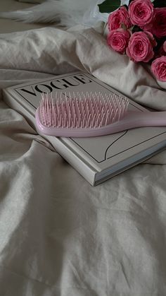 Эстетика ухода за волосами Millenial Pink, Tangle Teezer, Trendy Girl, Christmas Inspo, Cute Wallpaper For Phone, Pink Room, Shampoos, Cosmetology, Hair Mask