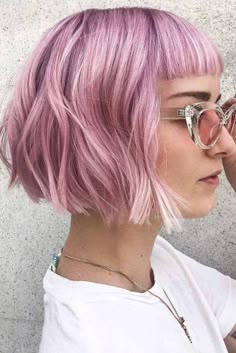 Inspiring And Youthful Haircuts With Bangs To Diversify Your Daily Look ★ Bob Haircut Ideas, Short Hair Lengths, Choppy Bob Hairstyles, Bob Haircut With Bangs, Lob Hairstyle, Fringe Hairstyles, Penteado Cabelo Curto, Haircuts With Bangs, Bob Haircut