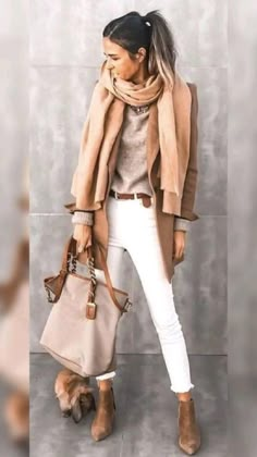 New York Winter Fashion, Hiking Outfit Spring, Women Hiking, Hiking Outfit Fall, Looks Jeans, Home Wear Women Casual, Hiking Outfit Women, Summer Outfits Women Over 40, Summer Hiking Outfit