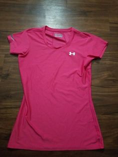 UNDER ARMOUR FITTED SHIRT WOMEN'S SIZE MEDIUM PINK. Condition is "Pre-owned". Shipped with USPS First Class. Pink Compression Shirt, Pink Fitted Crew Neck Shirt, Fitted Under Armour Crew Neck Top, Casual Pink Under Armour Top, Track Clothes, Practice Shirts, Sport Outfits School, Under Armour Outfits, Running Outfit