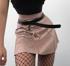 Nude Skirt, Looks Black, Fishnet Stockings, Alt Fashion, Grunge Goth, Pinterest Fashion, Looks Chic, Goth Outfits