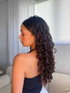 Wavy Hairstyles Slicked Back, Curly Model Hair, Long Curly Hair Headband, Headband Slick Back, Curly Wash Day Hairstyles, Curly Hair Styles Slick Back, Summer Wet Hairstyles, First Day Of School Hair Curly, Curly Hairstyles Clean Girl