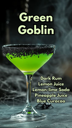 Green Goblin Party Cocktail Ideas, Green Liquor Drinks, Cocktail Recipes Halloween, Green Food And Drinks, Dark Green Alcoholic Drinks, Rum And Pineapple Drinks, Green Alcoholic Drink, Spooky Halloween Cocktails, Dnd Drinks Recipes