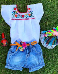 Beautiful Hand Floral Embroidered Tops🌸 Available Sizes from 12 m to 8 Years old. Color : White (Colorful Flowers) Size: 12-18 Months Length : 13 / 34 cm Chest: 8”/23 cm Width: 11/ 28 cm Note: Each Top is hand Embroidered Flowers colors variety. Includes Top Only. Mommy Matching Shirt Available Mexican Outfit Party, Mexican Birthday Party, Taco Twosday, White Mexican, Mexican Birthday Parties, Embroidered Tops, Mexican Blouse, Fiesta Outfit