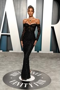 Dresses Red Carpet Ideas, Red Glamour Dress, Oscar 2024 Dresses, Oscar’s Dresses, Oscars 2024 Red Carpet, Black Red Carpet Looks, Oscar Awards Dresses, Elegant Red Carpet Dresses, Fancy Long Dresses