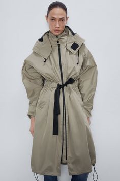 WRINKLE LOOK HOODED PARKA | ZARA United States Spring Outerwear Women, Spring Outerwear, Iranian Fashion, Middle Eastern Fashion, Zara Australia, Long Parka, Ski Fashion, Chernobyl, Hooded Parka