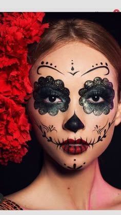 Purple Dia De Los Muertos Makeup Ideas, Sugar Skull Face Paint For Women, La Catrina Makeup Easy, La Catrina Makeup Tutorial, Half Face Catrina Makeup, Catrina Makeup Half Face, Dia De Los Muertos Face Paint Ideas, Halloween Make Up Ideas Creative, Catarina Makeup